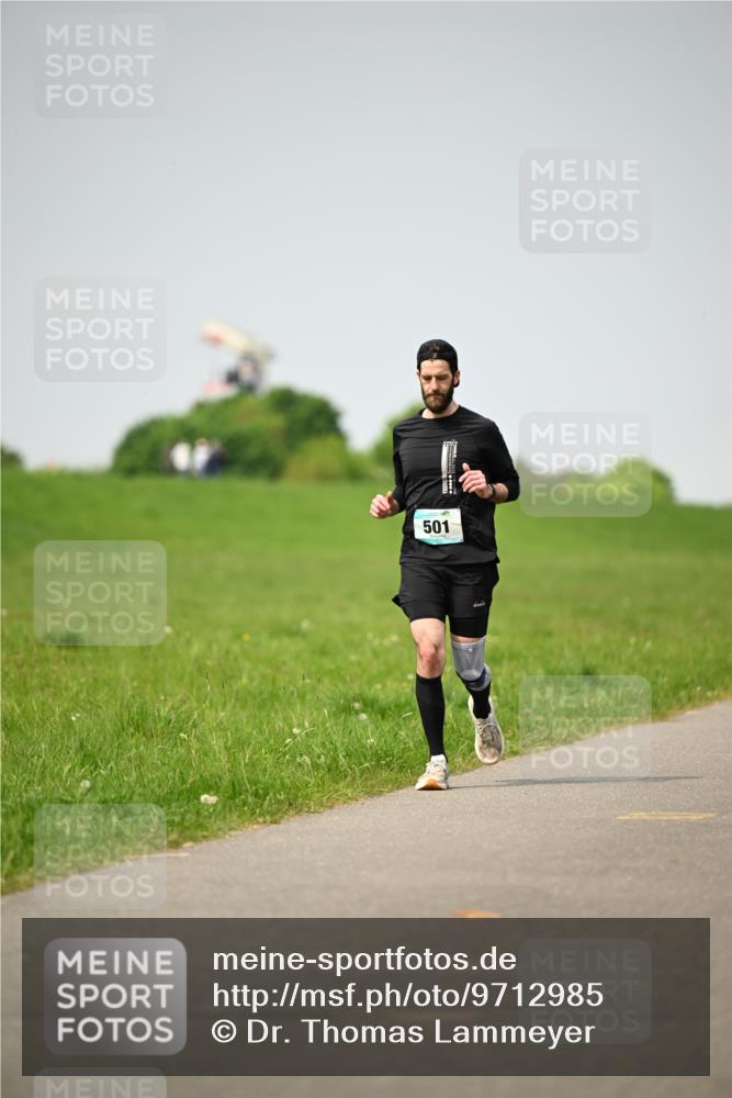 10.05.2026 - 8. Wedeler Halbmarathon Dr. Thomas Lammeyer http://msf.ph/oto/9712985 10.05.2026 12:11:57 Laufen 501 meine-sportfotos.de