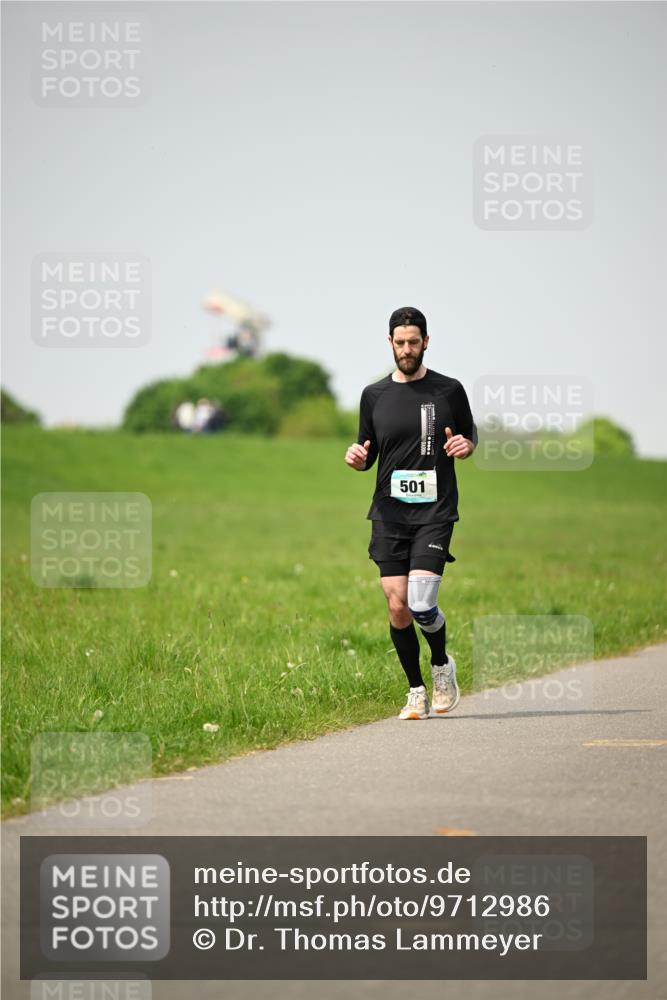 10.05.2026 - 8. Wedeler Halbmarathon Dr. Thomas Lammeyer http://msf.ph/oto/9712986 10.05.2026 12:11:57 Laufen 501 meine-sportfotos.de