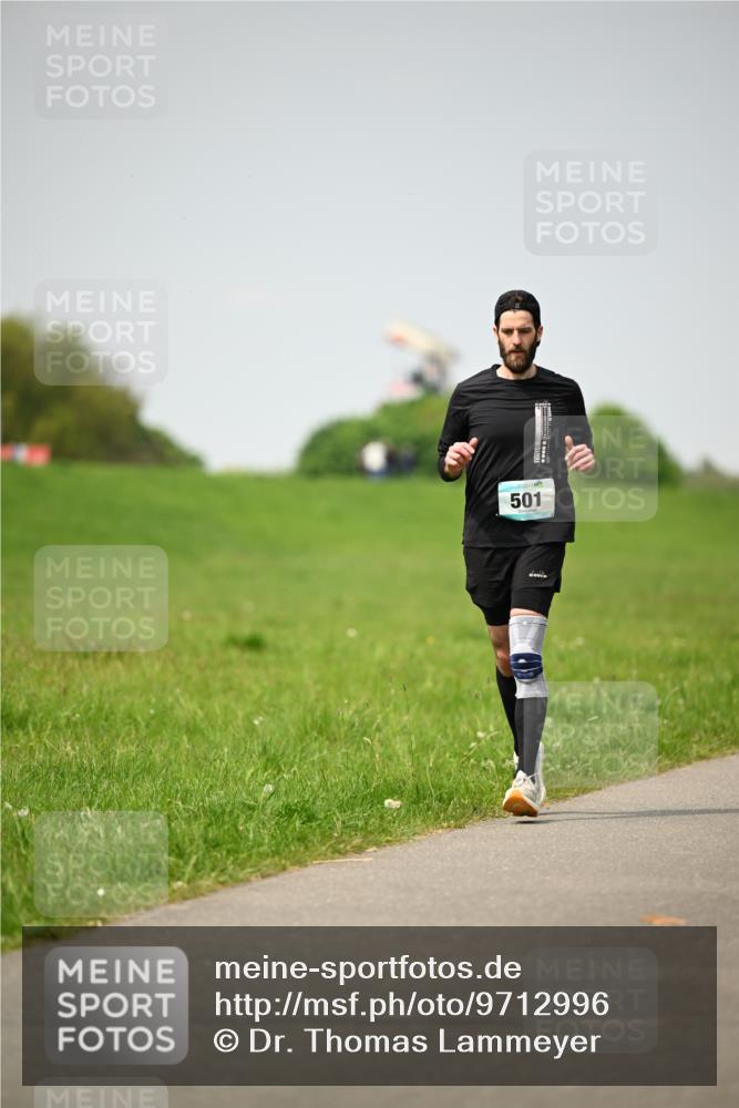 10.05.2026 - 8. Wedeler Halbmarathon Dr. Thomas Lammeyer http://msf.ph/oto/9712996 10.05.2026 12:11:58 Laufen 501 meine-sportfotos.de