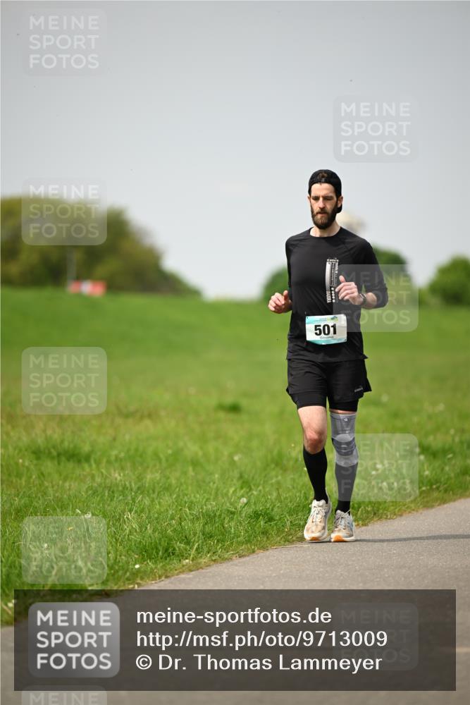 10.05.2026 - 8. Wedeler Halbmarathon Dr. Thomas Lammeyer http://msf.ph/oto/9713009 10.05.2026 12:11:59 Laufen 501 meine-sportfotos.de