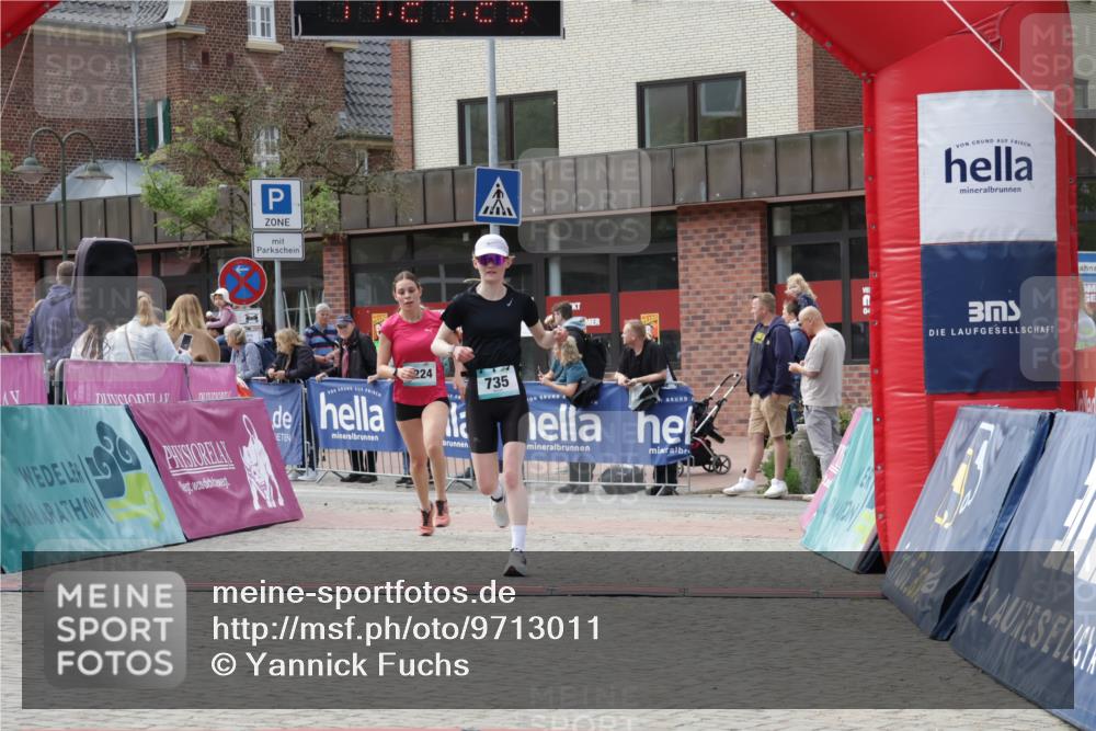 10.05.2026 - 8. Wedeler Halbmarathon Yannick Fuchs http://msf.ph/oto/9713011 10.05.2026 11:27:23 Ziel 230, 735, 2139, 2151, 2224 meine-sportfotos.de