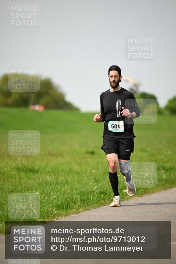 10.05.2026 - 8. Wedeler Halbmarathon Dr. Thomas Lammeyer http://msf.ph/oto/9713012 10.05.2026 12:12:00 Laufen 501 meine-sportfotos.de
