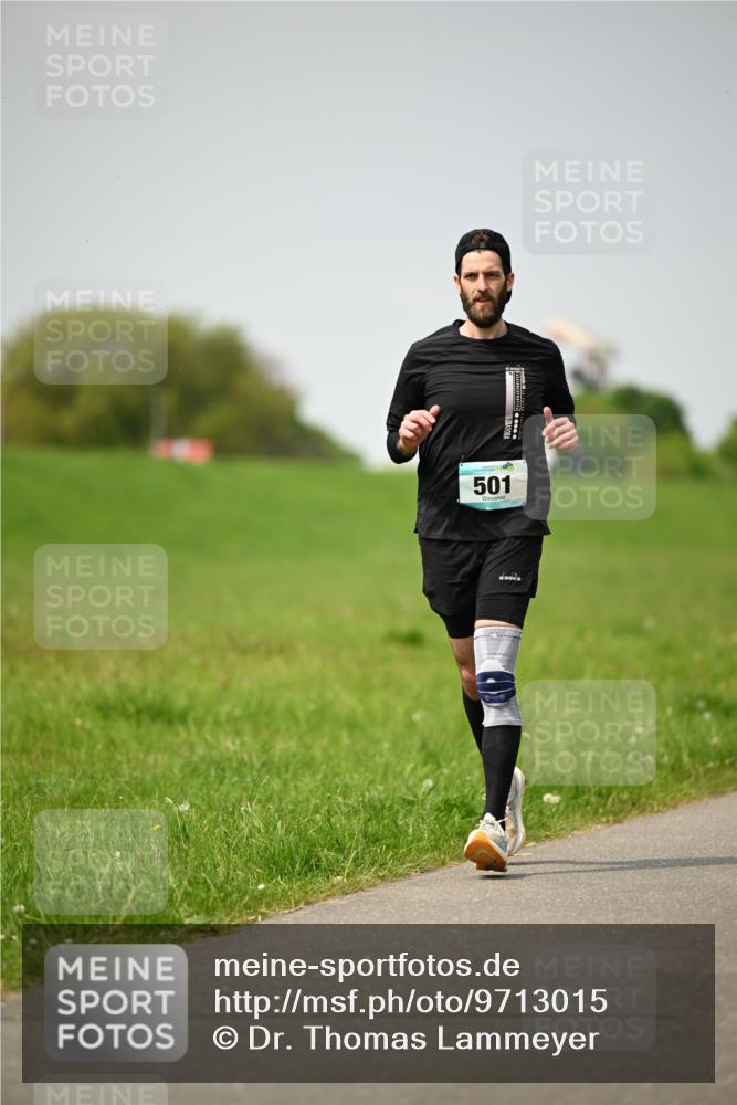 10.05.2026 - 8. Wedeler Halbmarathon Dr. Thomas Lammeyer http://msf.ph/oto/9713015 10.05.2026 12:12:00 Laufen 501 meine-sportfotos.de