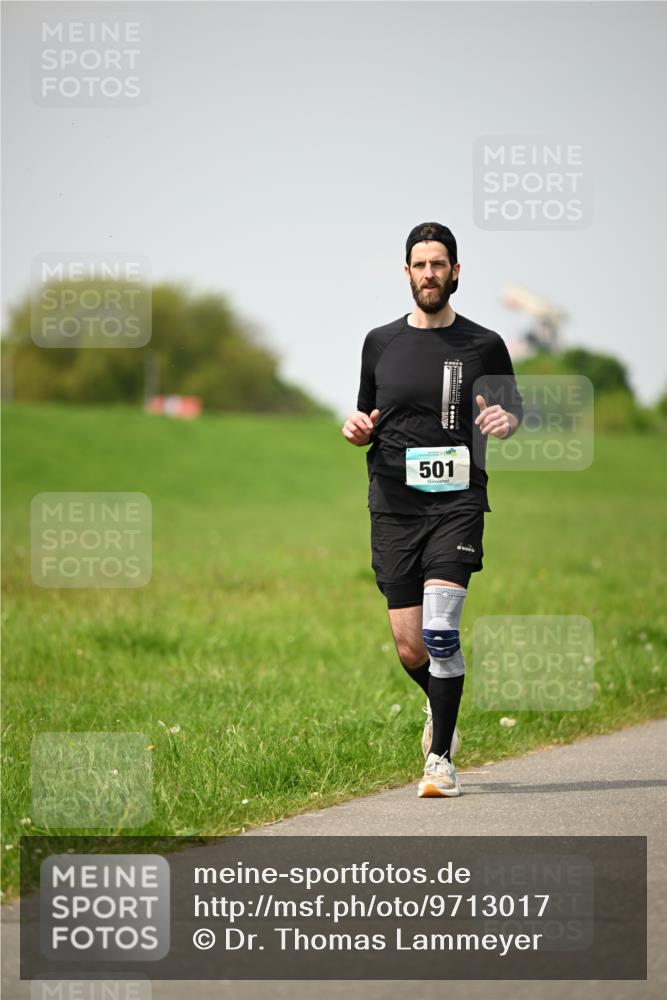 10.05.2026 - 8. Wedeler Halbmarathon Dr. Thomas Lammeyer http://msf.ph/oto/9713017 10.05.2026 12:12:00 Laufen 501 meine-sportfotos.de
