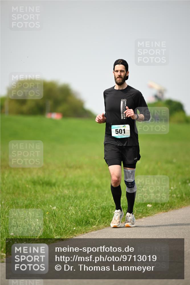 10.05.2026 - 8. Wedeler Halbmarathon Dr. Thomas Lammeyer http://msf.ph/oto/9713019 10.05.2026 12:12:00 Laufen 501 meine-sportfotos.de