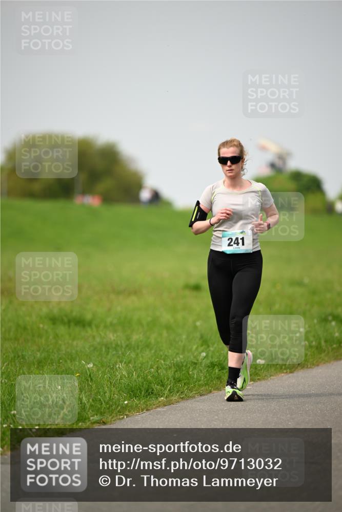 10.05.2026 - 8. Wedeler Halbmarathon Dr. Thomas Lammeyer http://msf.ph/oto/9713032 10.05.2026 12:12:33 Laufen 241 meine-sportfotos.de