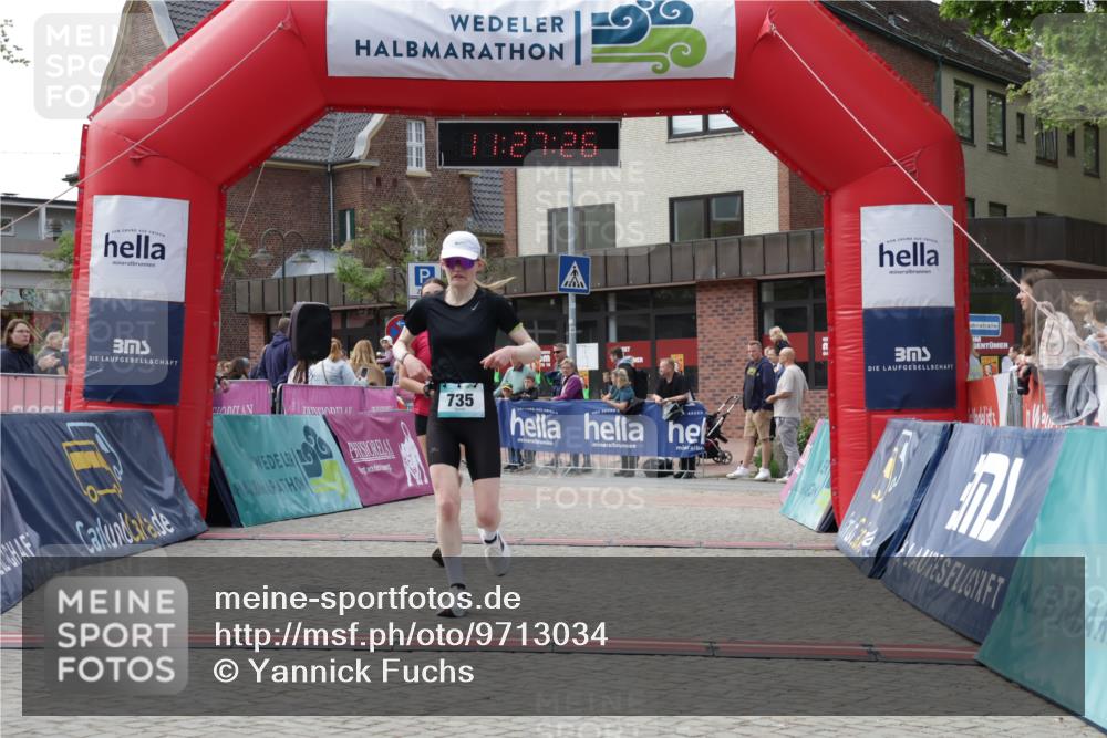 10.05.2026 - 8. Wedeler Halbmarathon Yannick Fuchs http://msf.ph/oto/9713034 10.05.2026 11:27:25 Ziel 735, 2151, 2224 meine-sportfotos.de