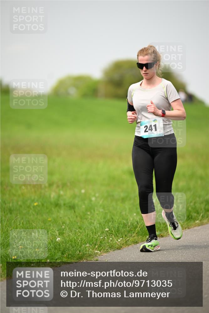 10.05.2026 - 8. Wedeler Halbmarathon Dr. Thomas Lammeyer http://msf.ph/oto/9713035 10.05.2026 12:12:35 Laufen 241 meine-sportfotos.de