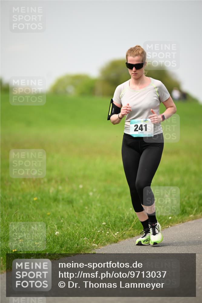 10.05.2026 - 8. Wedeler Halbmarathon Dr. Thomas Lammeyer http://msf.ph/oto/9713037 10.05.2026 12:12:35 Laufen 241 meine-sportfotos.de