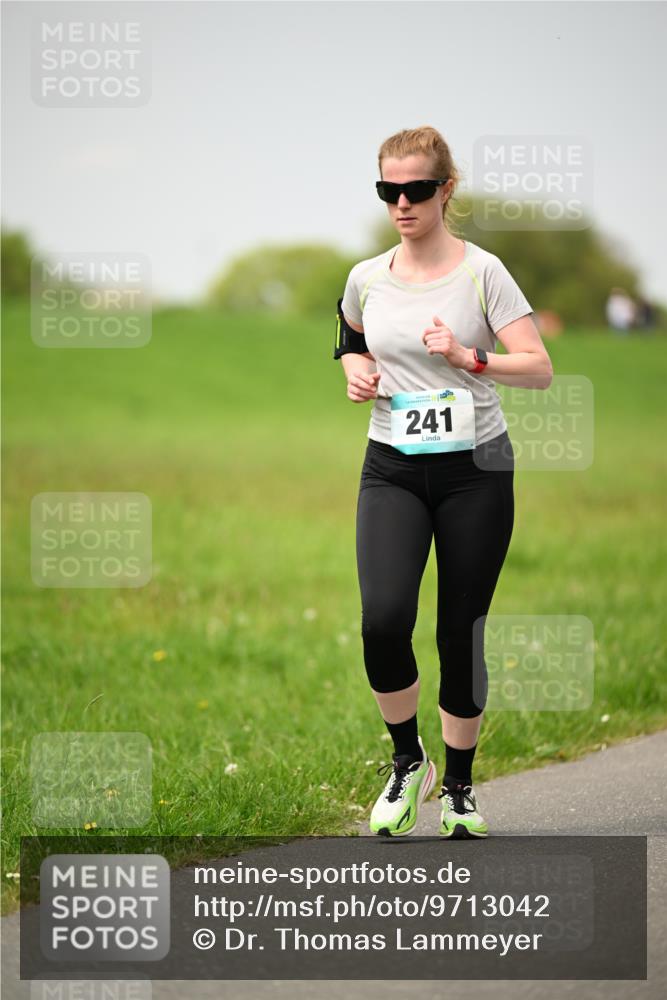 10.05.2026 - 8. Wedeler Halbmarathon Dr. Thomas Lammeyer http://msf.ph/oto/9713042 10.05.2026 12:12:36 Laufen 241 meine-sportfotos.de