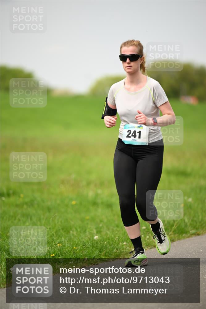 10.05.2026 - 8. Wedeler Halbmarathon Dr. Thomas Lammeyer http://msf.ph/oto/9713043 10.05.2026 12:12:36 Laufen 241 meine-sportfotos.de