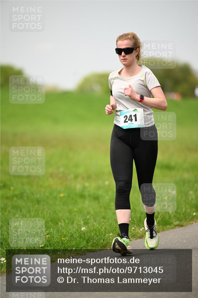 10.05.2026 - 8. Wedeler Halbmarathon Dr. Thomas Lammeyer http://msf.ph/oto/9713045 10.05.2026 12:12:36 Laufen 241 meine-sportfotos.de