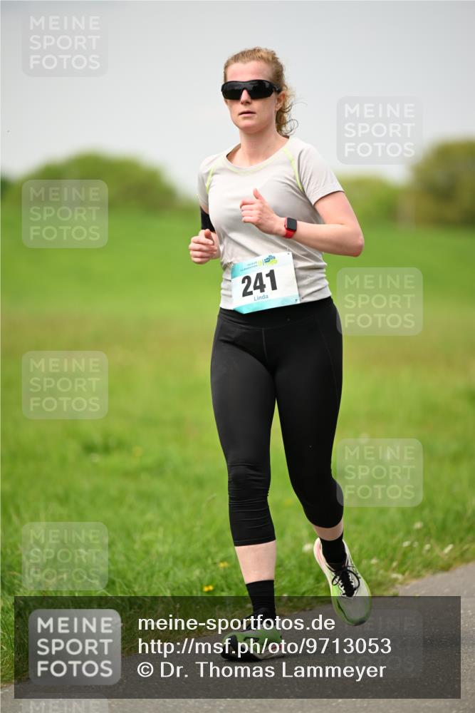 10.05.2026 - 8. Wedeler Halbmarathon Dr. Thomas Lammeyer http://msf.ph/oto/9713053 10.05.2026 12:12:37 Laufen 926, 241 meine-sportfotos.de