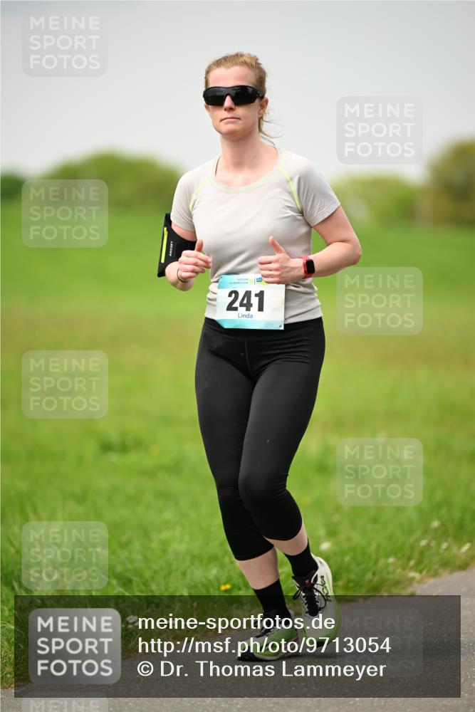 10.05.2026 - 8. Wedeler Halbmarathon Dr. Thomas Lammeyer http://msf.ph/oto/9713054 10.05.2026 12:12:37 Laufen 241 meine-sportfotos.de