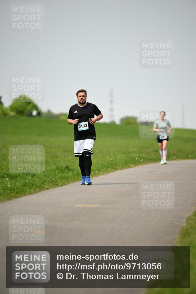 10.05.2026 - 8. Wedeler Halbmarathon Dr. Thomas Lammeyer http://msf.ph/oto/9713056 10.05.2026 12:12:55 Laufen 2133 meine-sportfotos.de