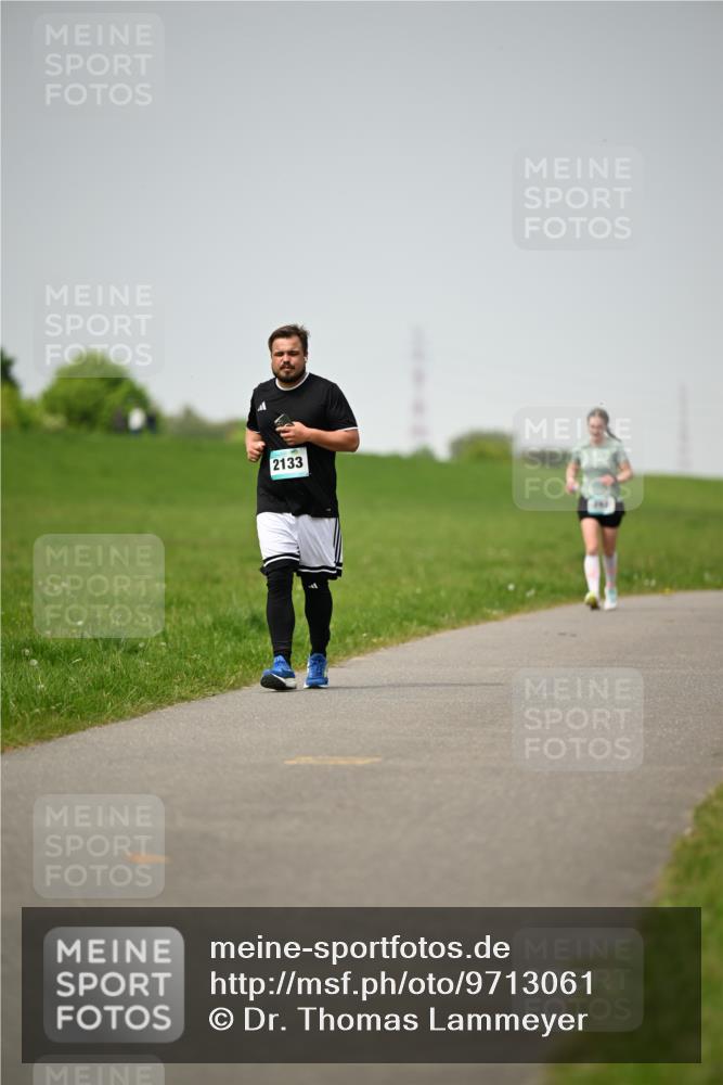 10.05.2026 - 8. Wedeler Halbmarathon Dr. Thomas Lammeyer http://msf.ph/oto/9713061 10.05.2026 12:12:55 Laufen 2133 meine-sportfotos.de