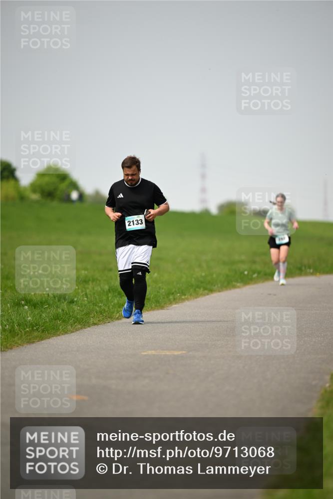 10.05.2026 - 8. Wedeler Halbmarathon Dr. Thomas Lammeyer http://msf.ph/oto/9713068 10.05.2026 12:12:55 Laufen 2133 meine-sportfotos.de