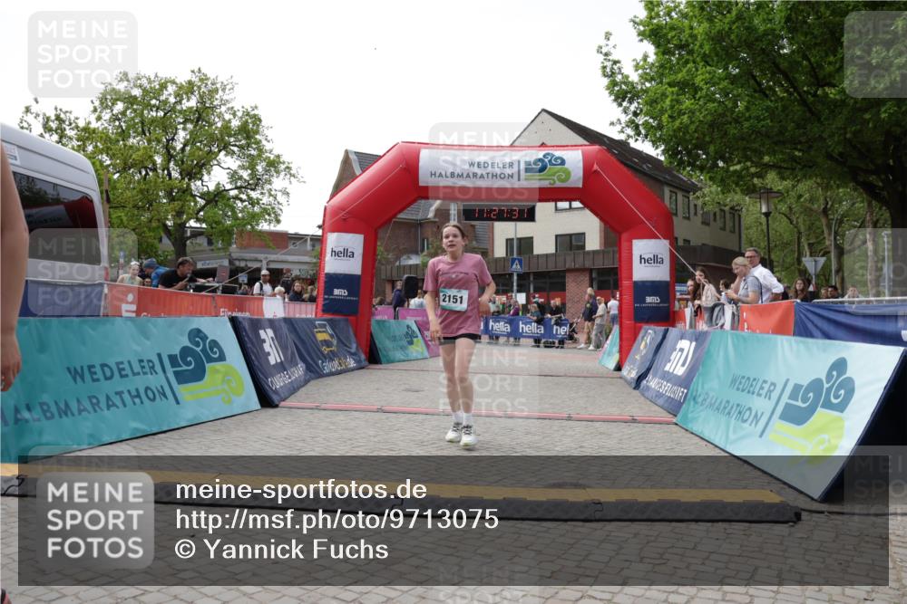 10.05.2026 - 8. Wedeler Halbmarathon Yannick Fuchs http://msf.ph/oto/9713075 10.05.2026 11:27:29 Ziel 735, 2151, 2224 meine-sportfotos.de