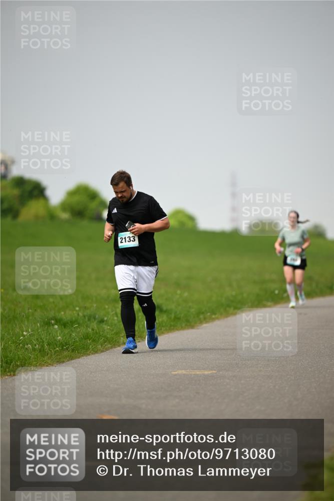 10.05.2026 - 8. Wedeler Halbmarathon Dr. Thomas Lammeyer http://msf.ph/oto/9713080 10.05.2026 12:12:57 Laufen 2133, 233 meine-sportfotos.de