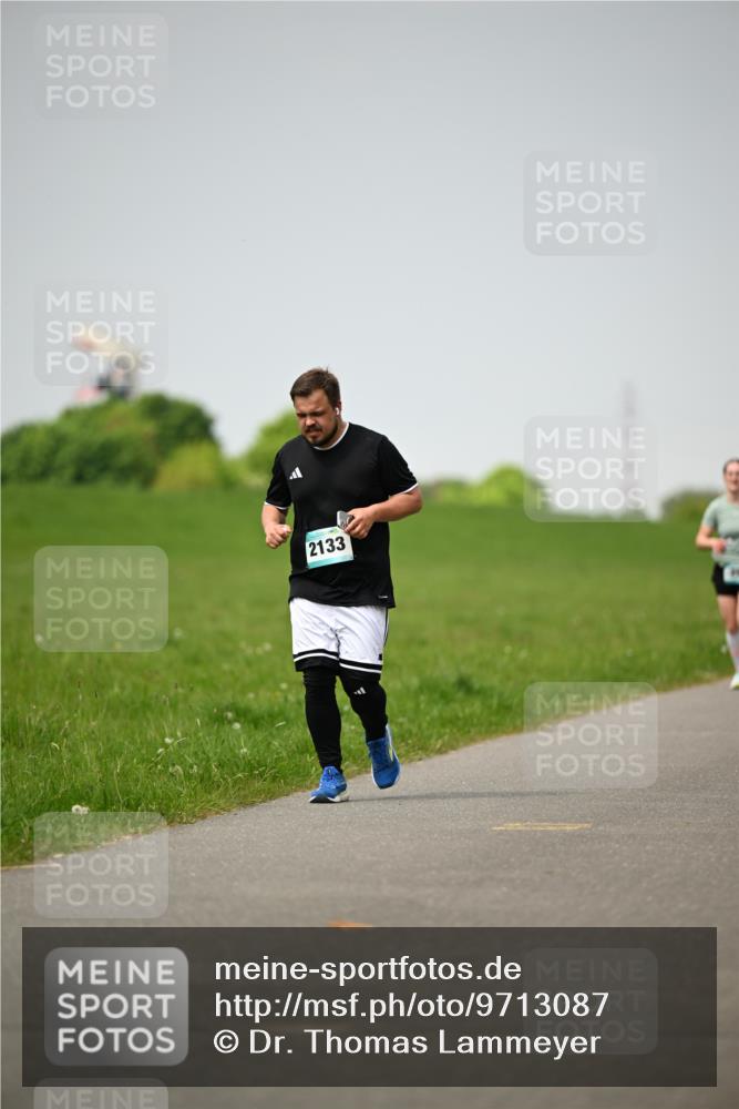10.05.2026 - 8. Wedeler Halbmarathon Dr. Thomas Lammeyer http://msf.ph/oto/9713087 10.05.2026 12:12:57 Laufen 2133 meine-sportfotos.de