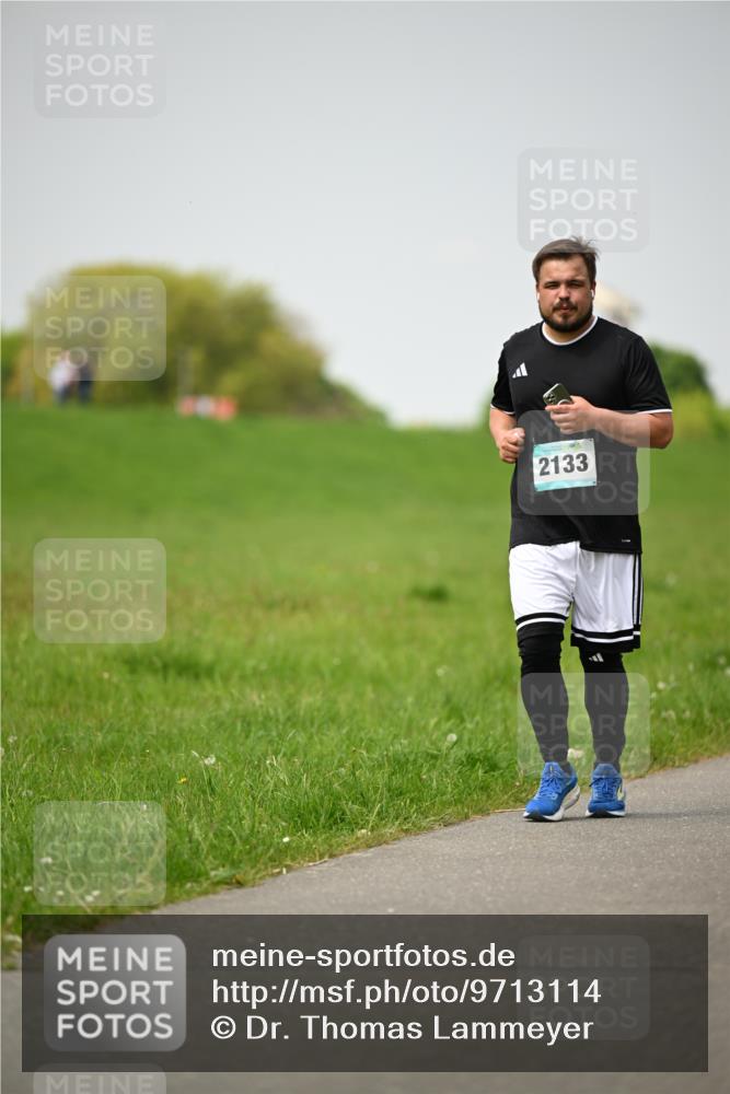 10.05.2026 - 8. Wedeler Halbmarathon Dr. Thomas Lammeyer http://msf.ph/oto/9713114 10.05.2026 12:13:00 Laufen 2133 meine-sportfotos.de