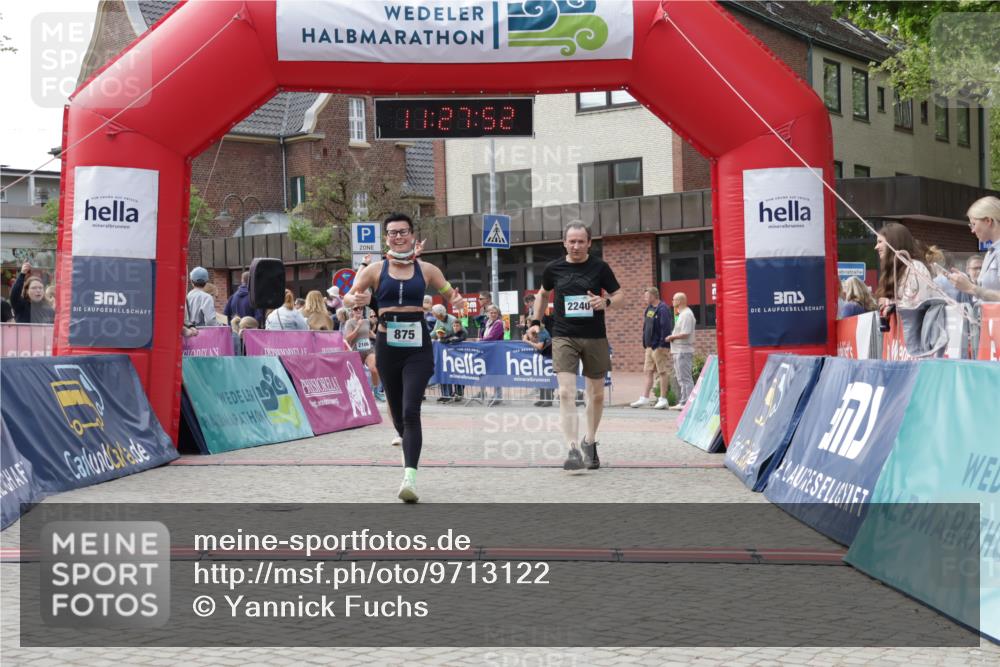 10.05.2026 - 8. Wedeler Halbmarathon Yannick Fuchs http://msf.ph/oto/9713122 10.05.2026 11:27:50 Ziel 875, 1006, 2106, 2210, 2240 meine-sportfotos.de