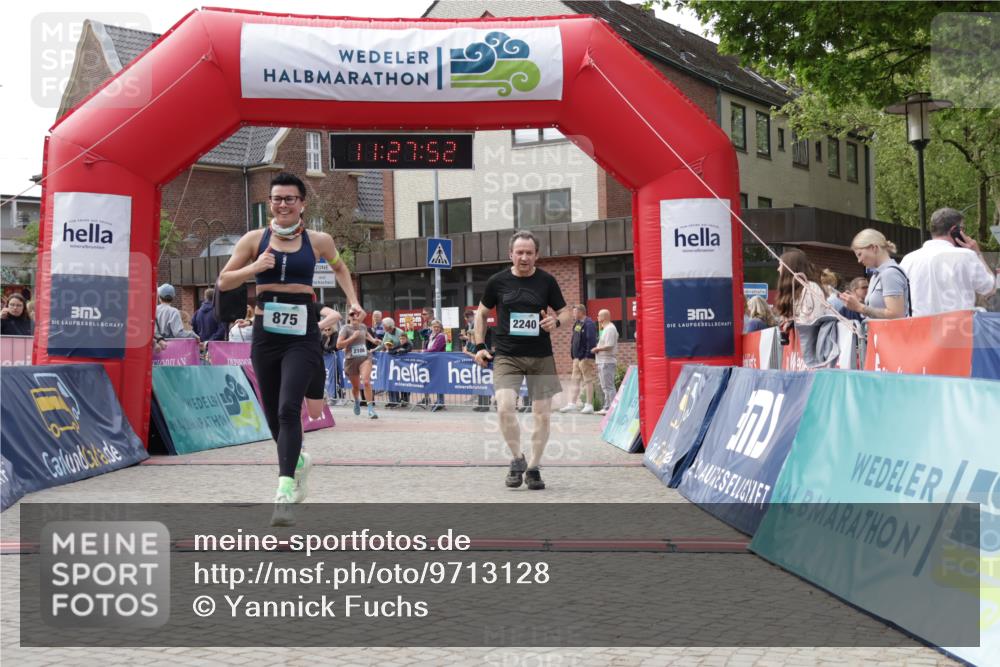 10.05.2026 - 8. Wedeler Halbmarathon Yannick Fuchs http://msf.ph/oto/9713128 10.05.2026 11:27:51 Ziel 875, 1006, 2106, 2210, 2240 meine-sportfotos.de
