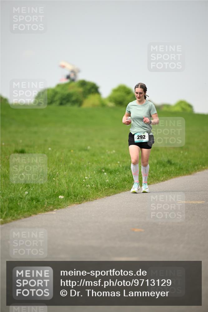 10.05.2026 - 8. Wedeler Halbmarathon Dr. Thomas Lammeyer http://msf.ph/oto/9713129 10.05.2026 12:13:05 Laufen 292 meine-sportfotos.de