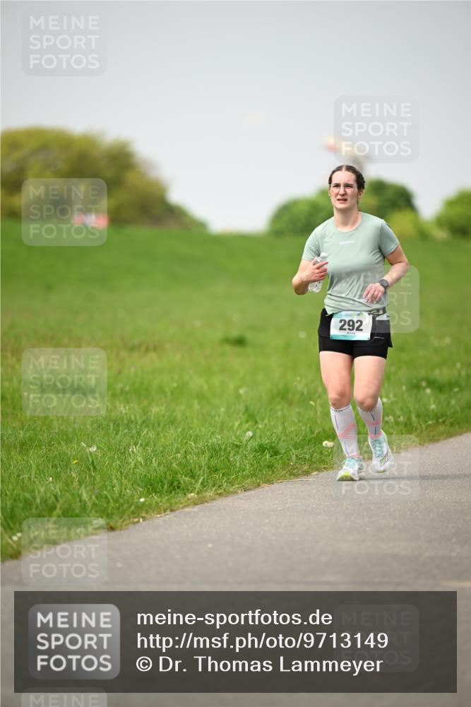 10.05.2026 - 8. Wedeler Halbmarathon Dr. Thomas Lammeyer http://msf.ph/oto/9713149 10.05.2026 12:13:07 Laufen 292 meine-sportfotos.de