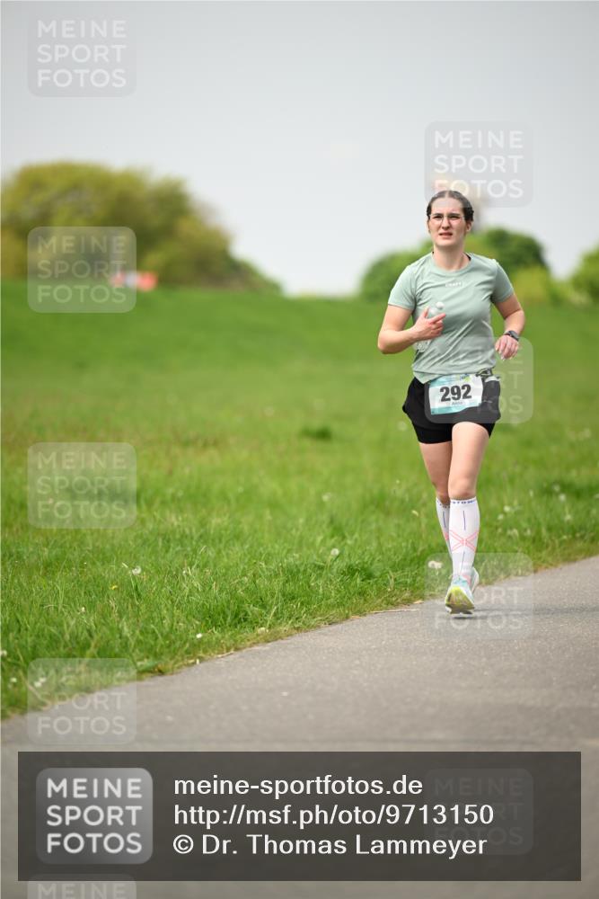 10.05.2026 - 8. Wedeler Halbmarathon Dr. Thomas Lammeyer http://msf.ph/oto/9713150 10.05.2026 12:13:07 Laufen 292 meine-sportfotos.de