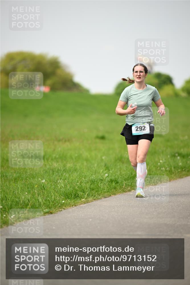 10.05.2026 - 8. Wedeler Halbmarathon Dr. Thomas Lammeyer http://msf.ph/oto/9713152 10.05.2026 12:13:08 Laufen 292 meine-sportfotos.de