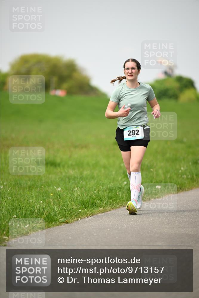 10.05.2026 - 8. Wedeler Halbmarathon Dr. Thomas Lammeyer http://msf.ph/oto/9713157 10.05.2026 12:13:08 Laufen 292 meine-sportfotos.de