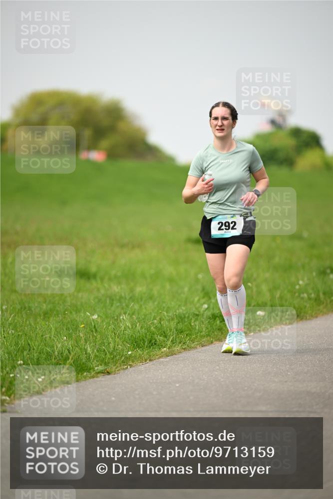 10.05.2026 - 8. Wedeler Halbmarathon Dr. Thomas Lammeyer http://msf.ph/oto/9713159 10.05.2026 12:13:08 Laufen 292 meine-sportfotos.de