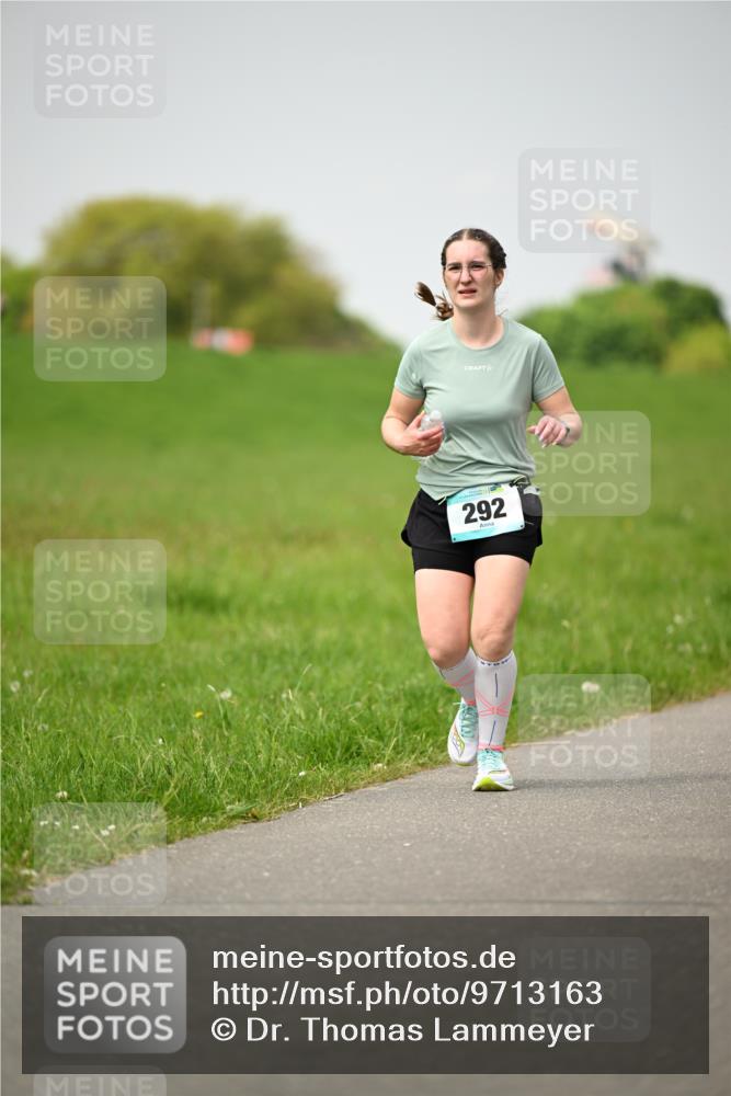 10.05.2026 - 8. Wedeler Halbmarathon Dr. Thomas Lammeyer http://msf.ph/oto/9713163 10.05.2026 12:13:08 Laufen 292 meine-sportfotos.de