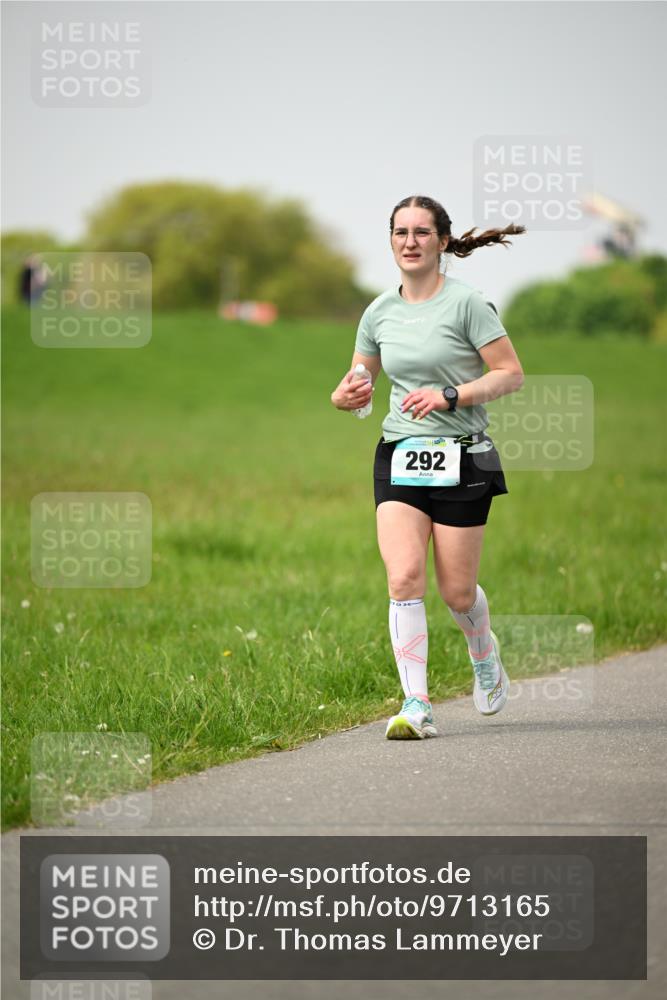 10.05.2026 - 8. Wedeler Halbmarathon Dr. Thomas Lammeyer http://msf.ph/oto/9713165 10.05.2026 12:13:09 Laufen 292 meine-sportfotos.de