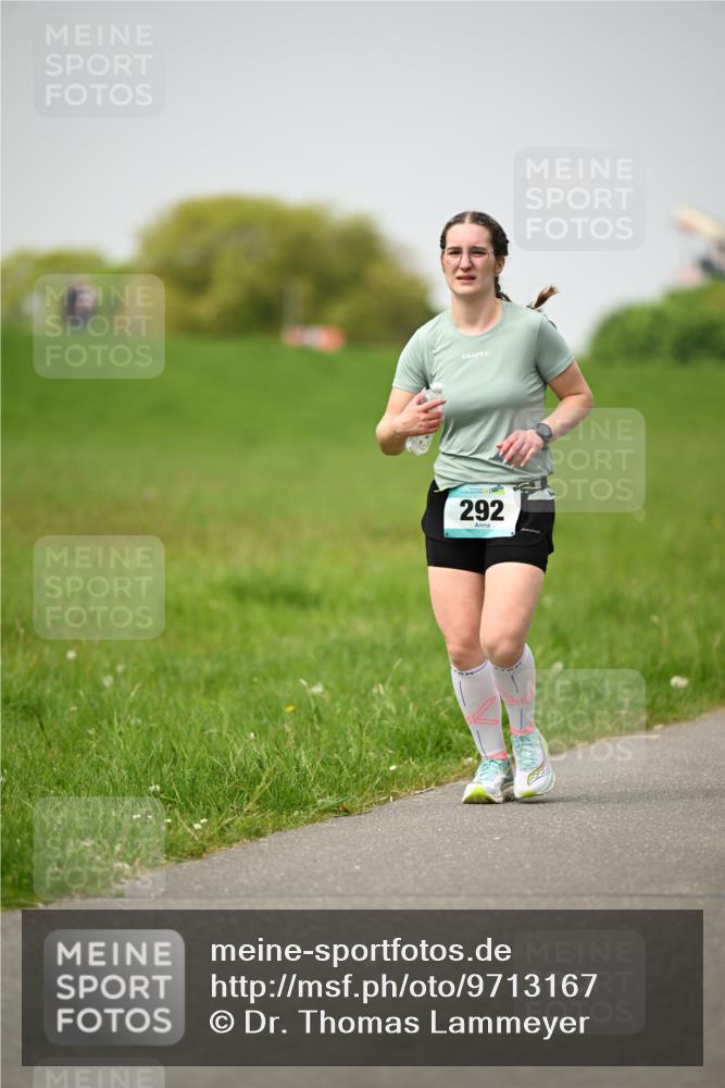 10.05.2026 - 8. Wedeler Halbmarathon Dr. Thomas Lammeyer http://msf.ph/oto/9713167 10.05.2026 12:13:09 Laufen 292 meine-sportfotos.de