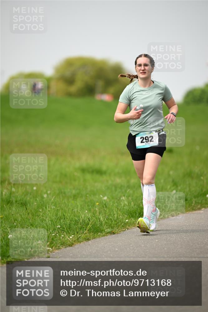 10.05.2026 - 8. Wedeler Halbmarathon Dr. Thomas Lammeyer http://msf.ph/oto/9713168 10.05.2026 12:13:09 Laufen 292 meine-sportfotos.de