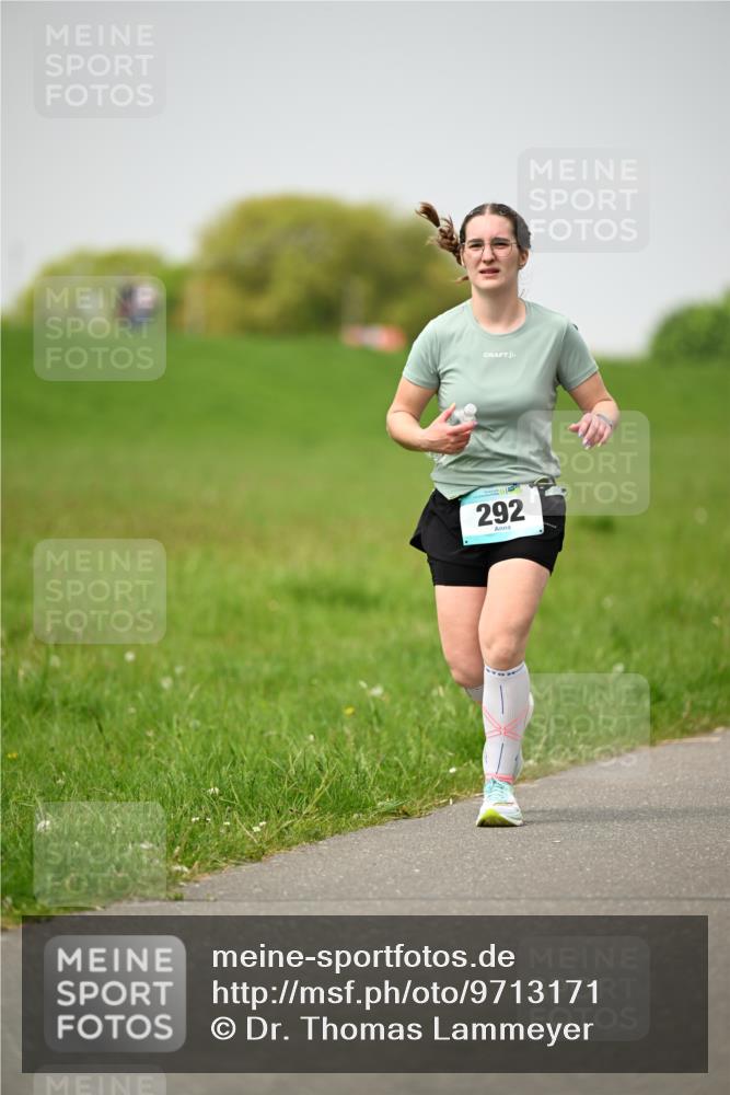 10.05.2026 - 8. Wedeler Halbmarathon Dr. Thomas Lammeyer http://msf.ph/oto/9713171 10.05.2026 12:13:09 Laufen 292 meine-sportfotos.de