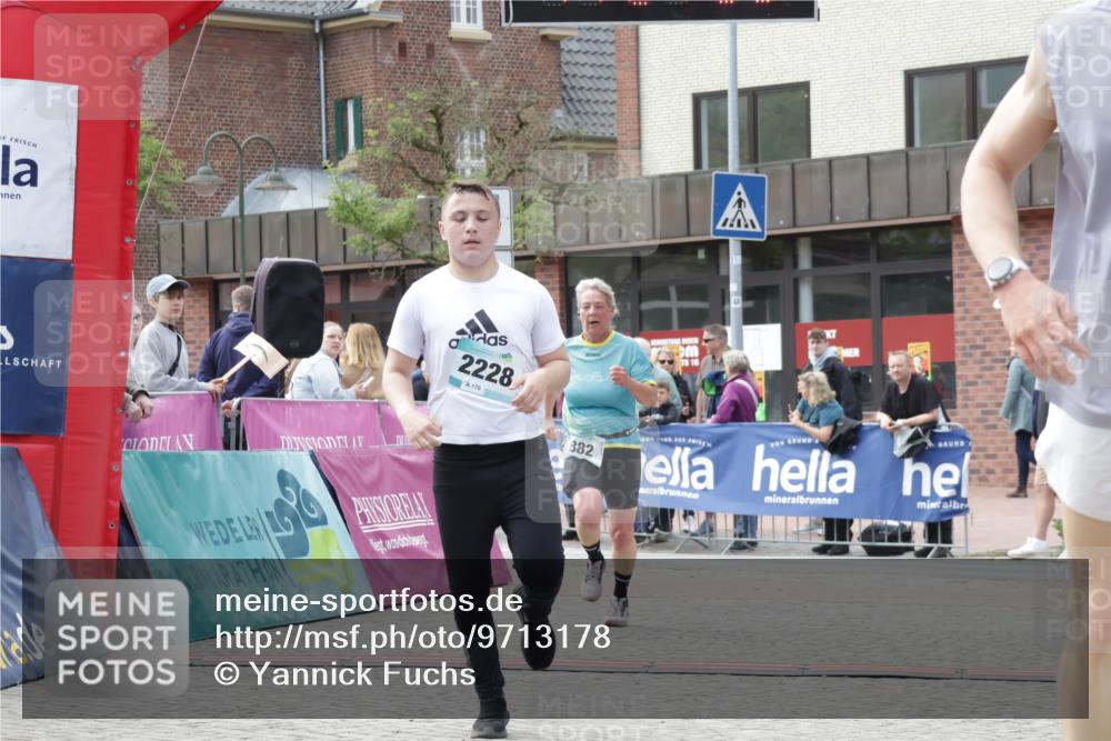 10.05.2026 - 8. Wedeler Halbmarathon Yannick Fuchs http://msf.ph/oto/9713178 10.05.2026 11:27:56 Ziel 882, 1006, 2106, 2210, 2228, 2240 meine-sportfotos.de