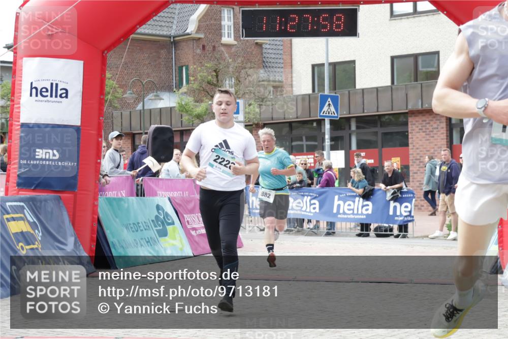 10.05.2026 - 8. Wedeler Halbmarathon Yannick Fuchs http://msf.ph/oto/9713181 10.05.2026 11:27:56 Ziel 882, 1006, 2106, 2210, 2228, 2240 meine-sportfotos.de