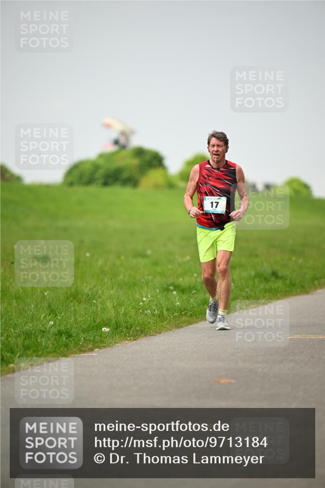10.05.2026 - 8. Wedeler Halbmarathon Dr. Thomas Lammeyer http://msf.ph/oto/9713184 10.05.2026 12:13:22 Laufen 111 meine-sportfotos.de