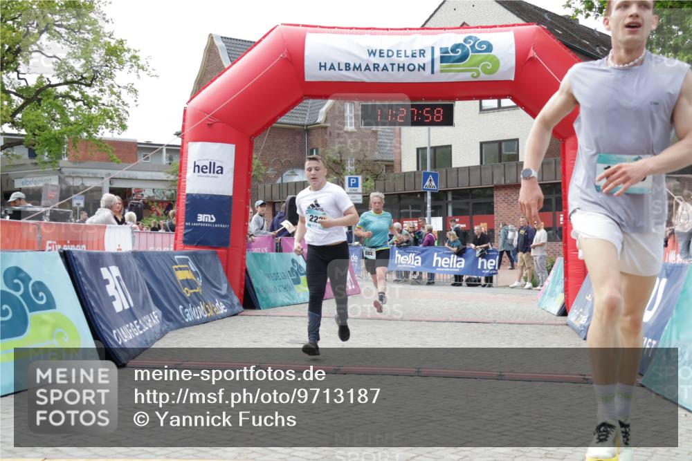 10.05.2026 - 8. Wedeler Halbmarathon Yannick Fuchs http://msf.ph/oto/9713187 10.05.2026 11:27:57 Ziel 882, 1006, 2106, 2210, 2228 meine-sportfotos.de