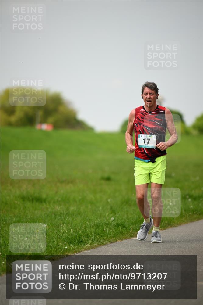 10.05.2026 - 8. Wedeler Halbmarathon Dr. Thomas Lammeyer http://msf.ph/oto/9713207 10.05.2026 12:13:25 Laufen 111 meine-sportfotos.de