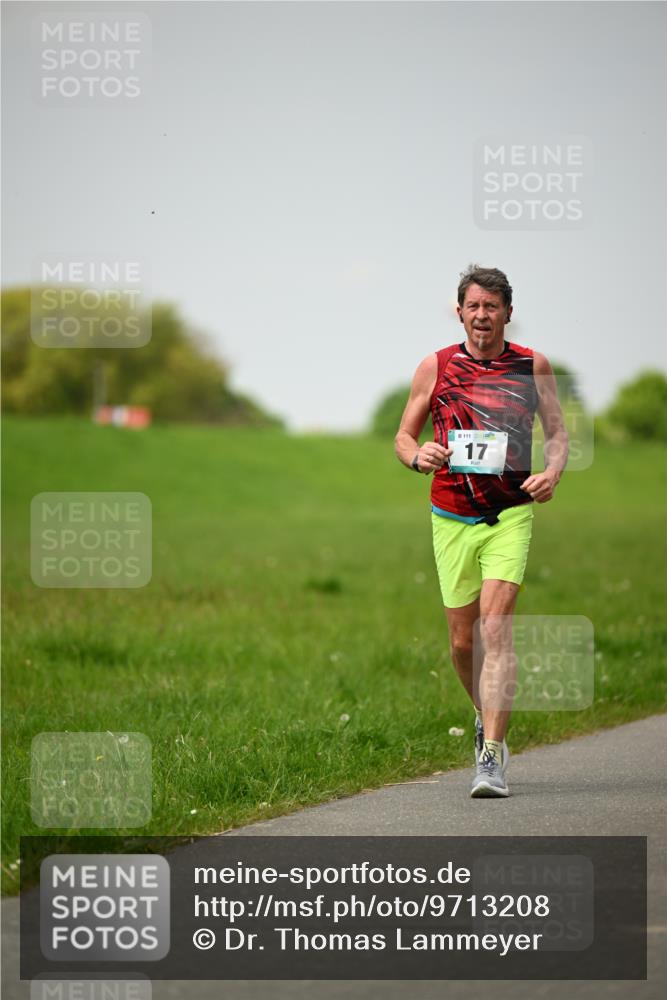 10.05.2026 - 8. Wedeler Halbmarathon Dr. Thomas Lammeyer http://msf.ph/oto/9713208 10.05.2026 12:13:24 Laufen 111 meine-sportfotos.de