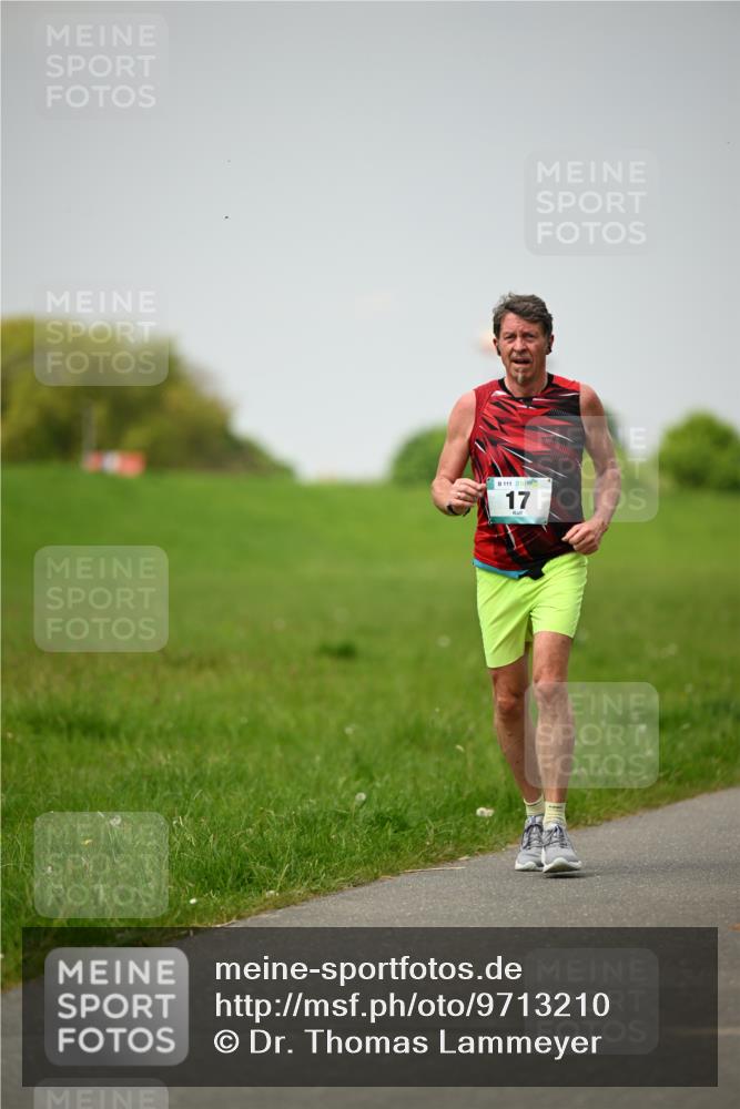 10.05.2026 - 8. Wedeler Halbmarathon Dr. Thomas Lammeyer http://msf.ph/oto/9713210 10.05.2026 12:13:24 Laufen 111 meine-sportfotos.de