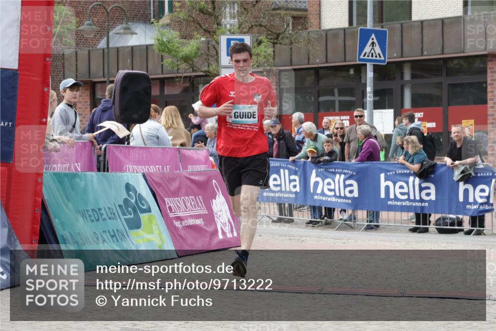10.05.2026 - 8. Wedeler Halbmarathon Yannick Fuchs http://msf.ph/oto/9713222 10.05.2026 11:28:00 Ziel 882, 1006, 2211, 2228 meine-sportfotos.de