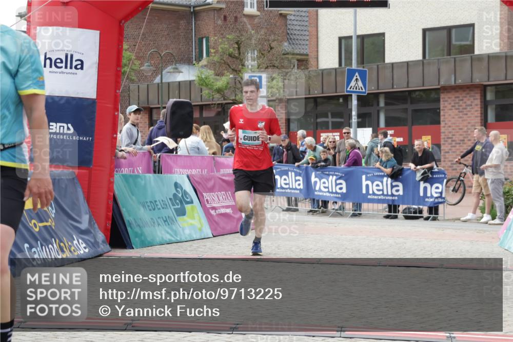 10.05.2026 - 8. Wedeler Halbmarathon Yannick Fuchs http://msf.ph/oto/9713225 10.05.2026 11:28:00 Ziel 882, 1006, 2211, 2228 meine-sportfotos.de