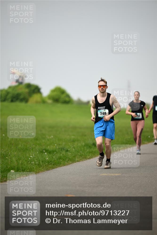 10.05.2026 - 8. Wedeler Halbmarathon Dr. Thomas Lammeyer http://msf.ph/oto/9713227 10.05.2026 12:13:27 Laufen 748 meine-sportfotos.de