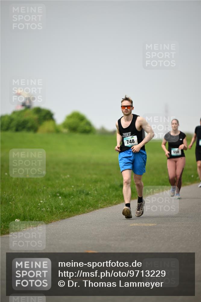 10.05.2026 - 8. Wedeler Halbmarathon Dr. Thomas Lammeyer http://msf.ph/oto/9713229 10.05.2026 12:13:27 Laufen 748, 550 meine-sportfotos.de