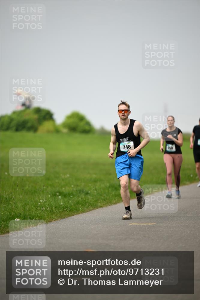 10.05.2026 - 8. Wedeler Halbmarathon Dr. Thomas Lammeyer http://msf.ph/oto/9713231 10.05.2026 12:13:28 Laufen 748, 150 meine-sportfotos.de